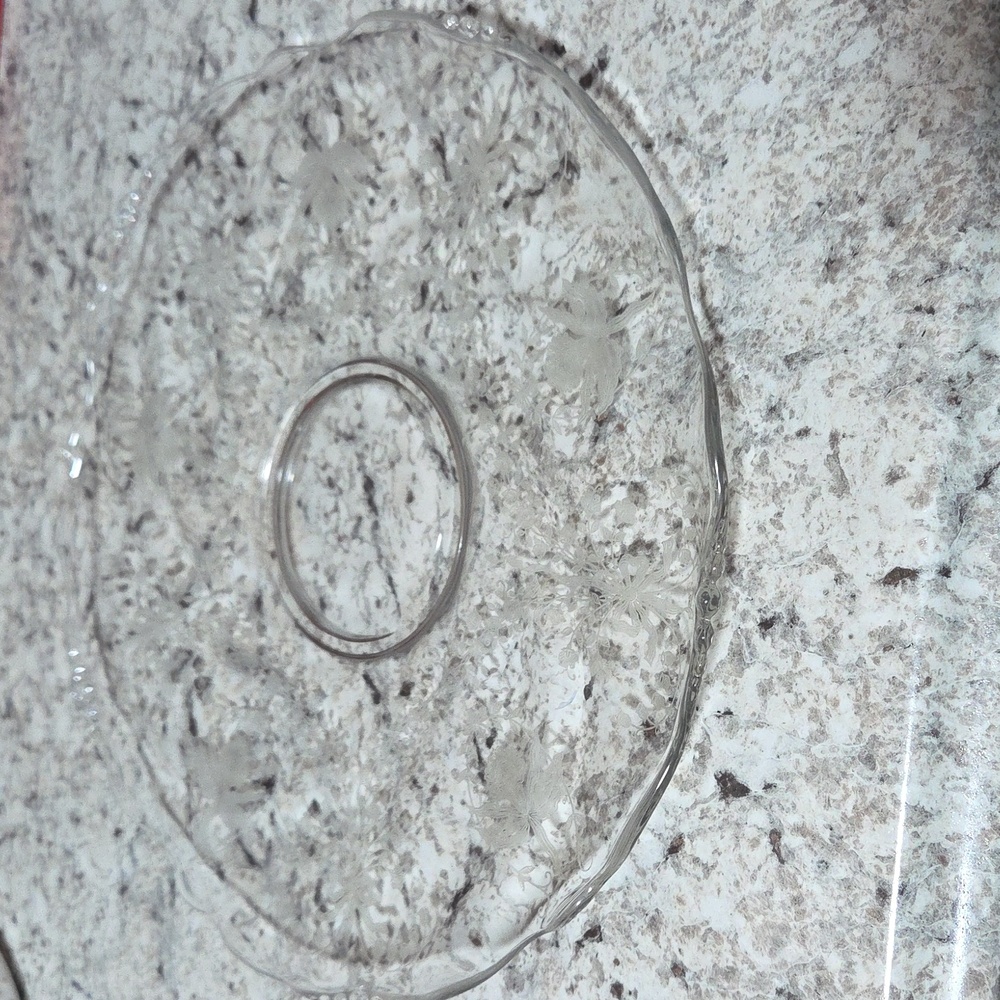 TRAY. Etched glass platter SCALLOP EDGE 14 inch